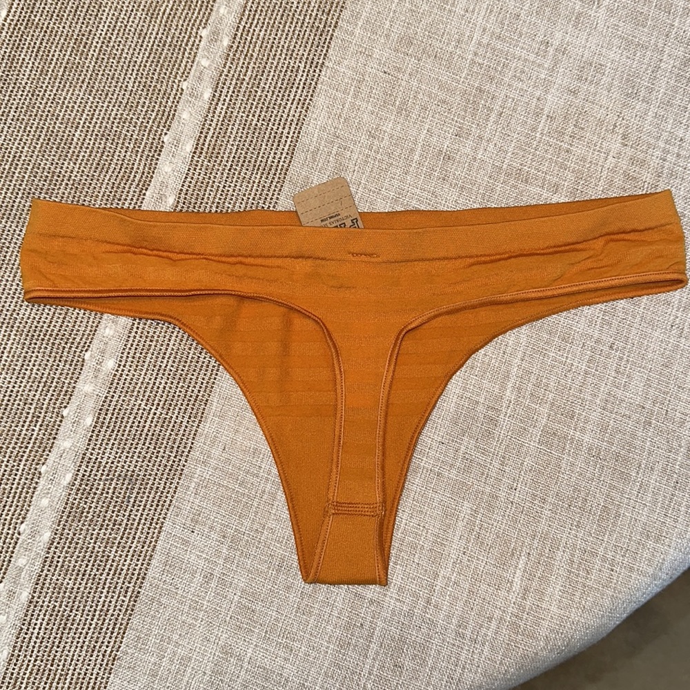 PINK Matching Set - Picture 5 of 5